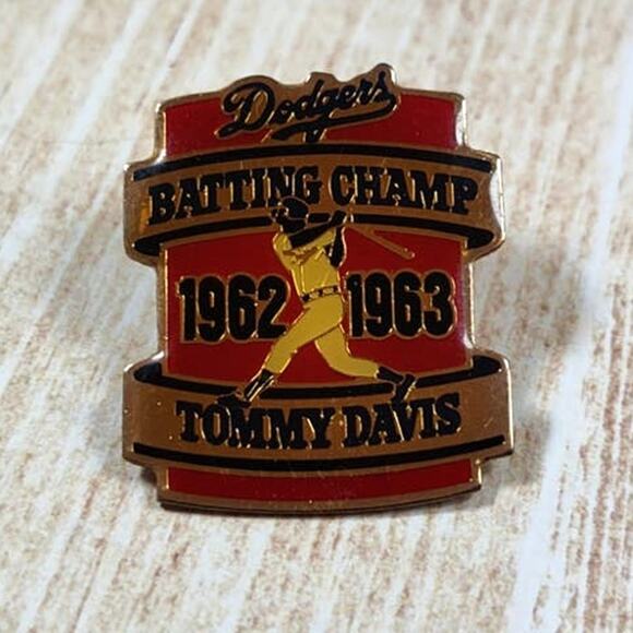 LA Dodgers MLB Baseball Batting Champ 1962-1963 Tommy Davis Pin - Picture 1 of 3